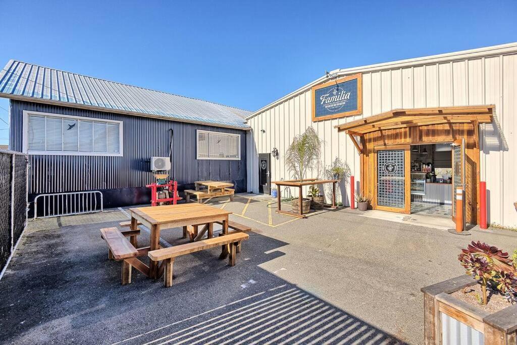 Downtown Digs-Sauna, Hot Tub, Bikes - Fun Times! Arcata Exterior photo