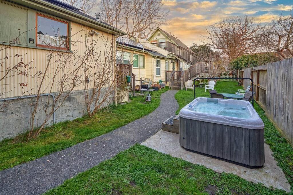 Downtown Digs-Sauna, Hot Tub, Bikes - Fun Times! Arcata Exterior photo